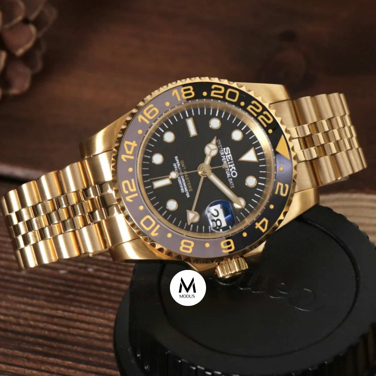 SEIKO MOD GMT | BRUCE WAYNE GOLD