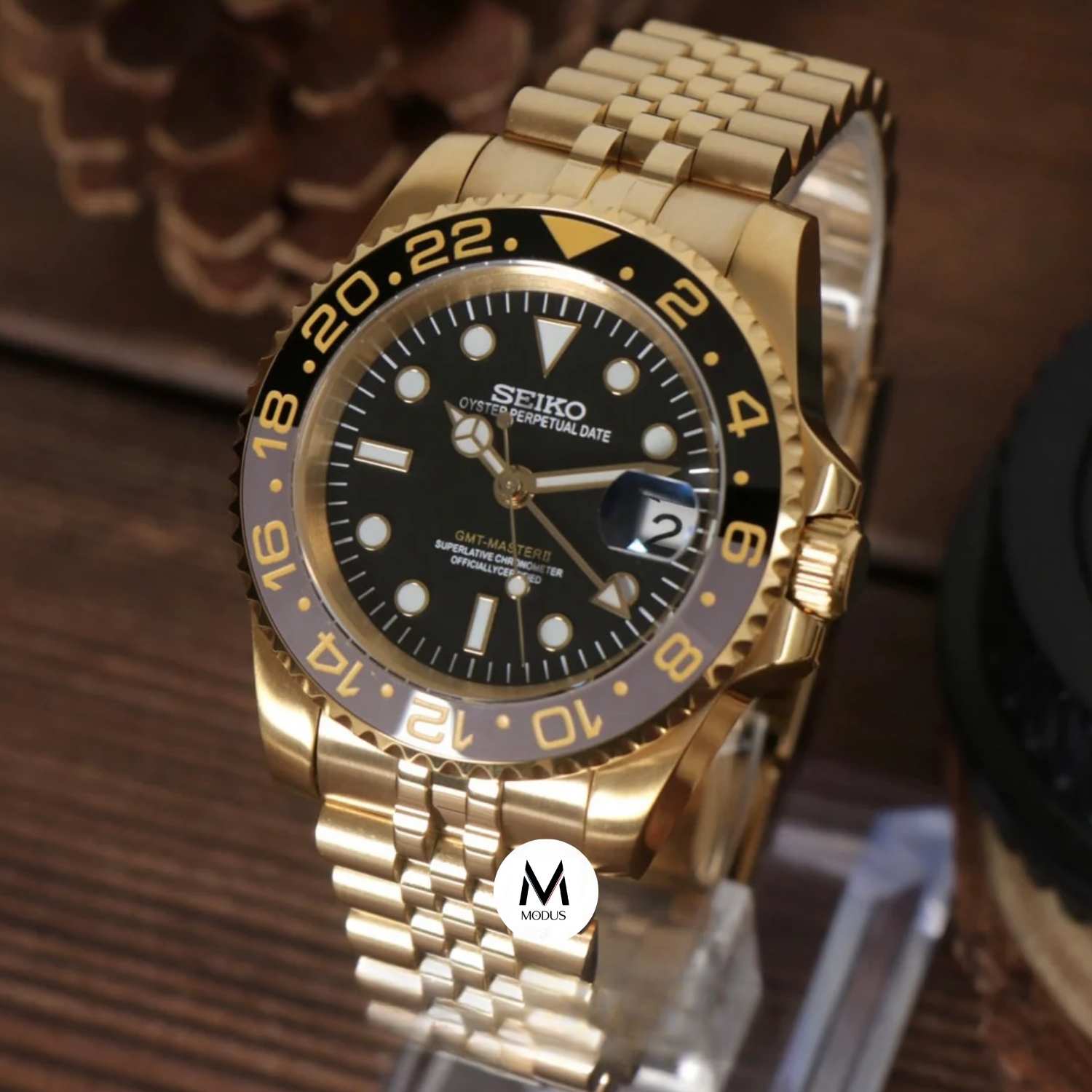 SEIKO MOD GMT | BRUCE WAYNE GOLD