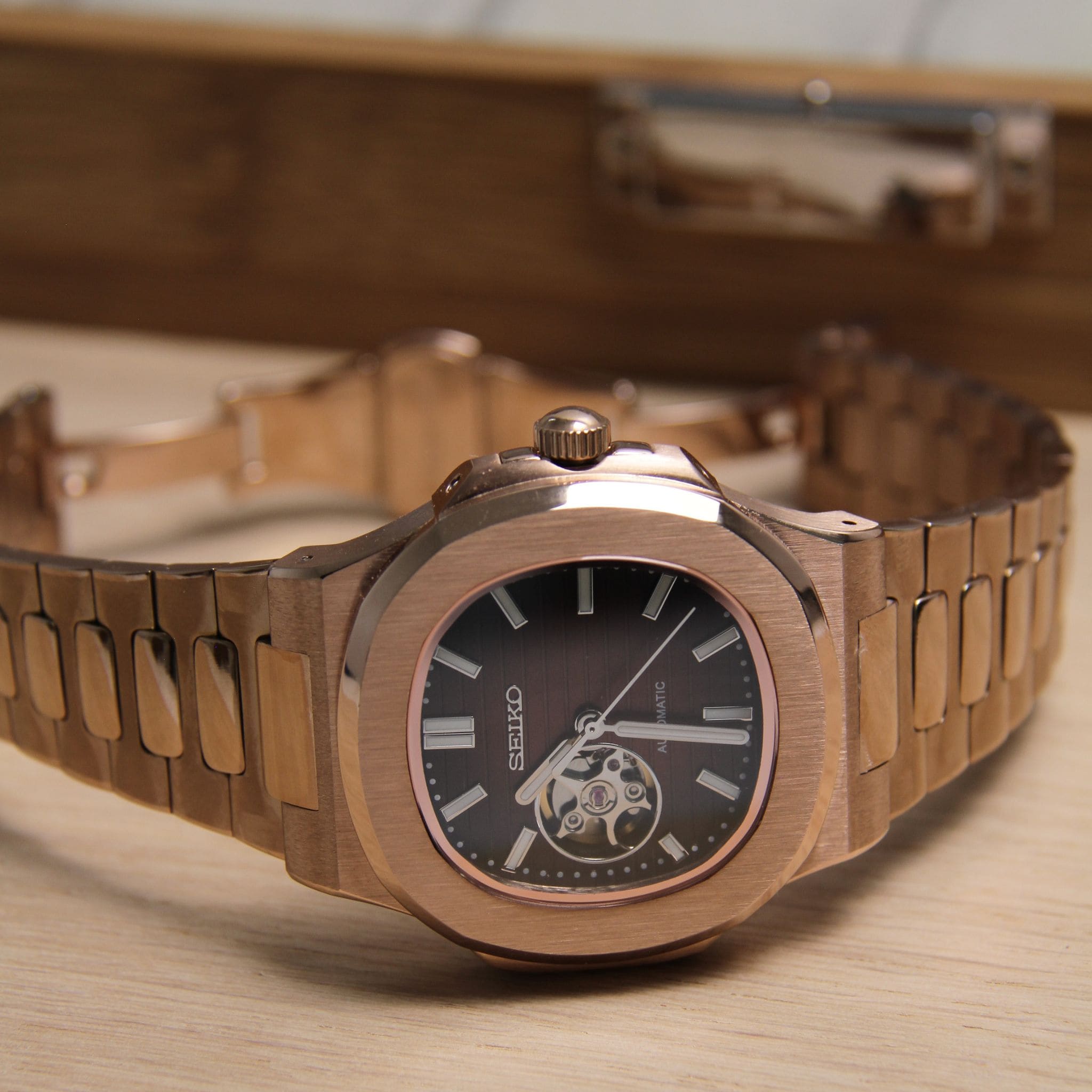 Montre Seiko Mod nautilus marron squelette cœur ouvert avec bracelet - mouvement automatique visible NH35
